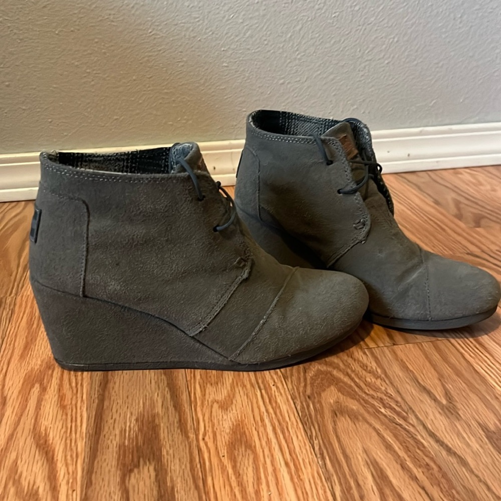 Toms wedges